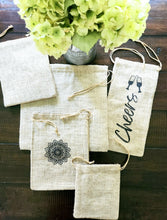 Load image into Gallery viewer, SpiceFix gift jute bags displayed in different sizes. printed and plain