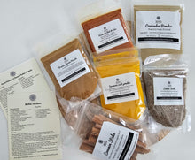 Load image into Gallery viewer, Spicefix Taste of India gift set with turmeric powder, kashmiri chili powder, cumin seeds, cinnamon sticks, coriander powder, garam masala and recipe cards