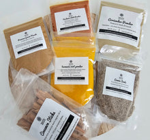 Load image into Gallery viewer, Spicefix Taste of India gift set with turmeric powder, kashmiri chili powder, cumin seeds, cinnamon sticks, coriander powder, garam masala