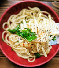 Load image into Gallery viewer, Cacio e Pepe made with SpiceFix crushed Tellicherry Black Peppercorns