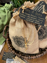 Load image into Gallery viewer, SpiceFix Taste of India gift Set on display
