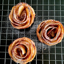 Load image into Gallery viewer, Homemade apple dessert with SpiceFix cinnamon powder