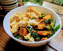 Load image into Gallery viewer, Breakfast Scramble with veggies featuring SpiceFix Cumin Powder

